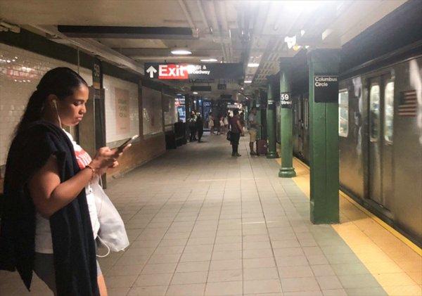 Manhattan'da elektrik kesintisi hayatı durdurdu