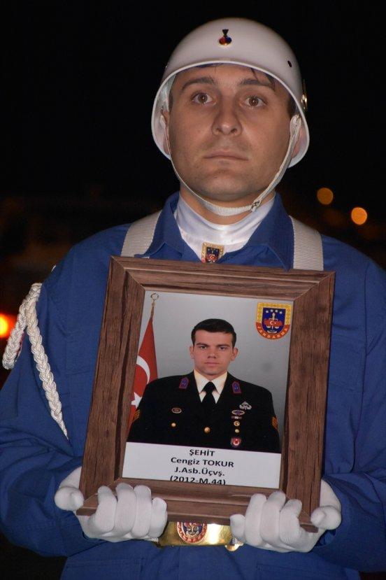 Hakkari'de şehit askerler için tören düzenlendi