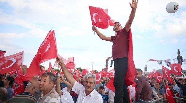 Millet 15 Temmuz anmasına akın etti
