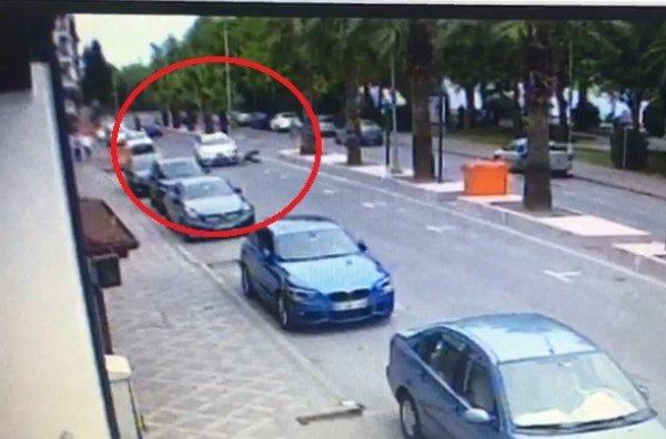 Otomobilin çarptığı yaşlı adam metrelerce savruldu