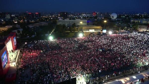 Millet 15 Temmuz anmasına akın etti