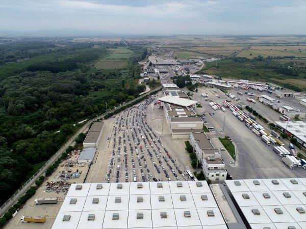 Edirne sınır kapılarında yoğunluk
