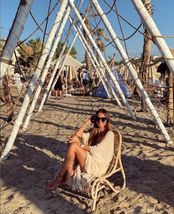 İki çocuk annesi Yüksel Ak fit görüntüsüyle dikkat çekti