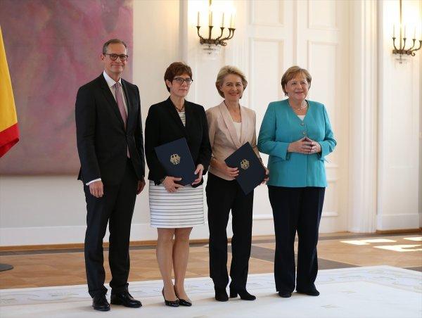 Almanya’nın yeni Savunma Bakanı göreve başladı