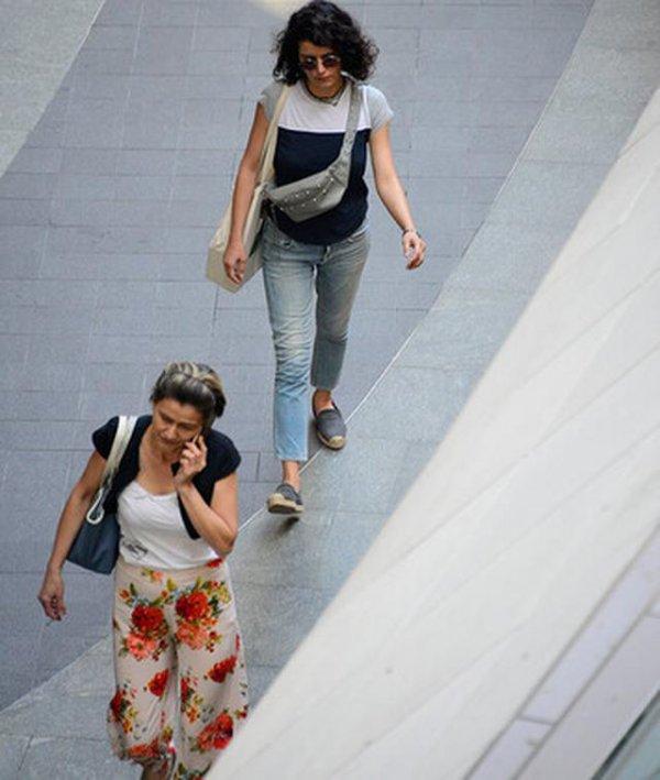 Beren Saat yine keyifsiz