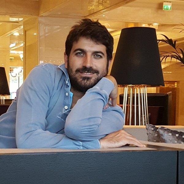 Psikiyatrinin Duayeni Prof. Dr. Özcan Köknel, ruhlara ayna tutuyor