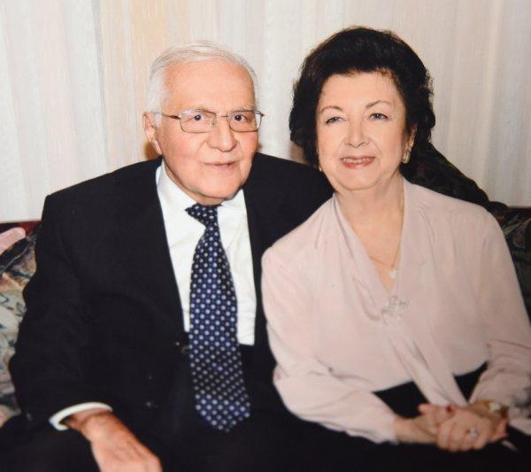 Psikiyatrinin Duayeni Prof. Dr. Özcan Köknel, ruhlara ayna tutuyor