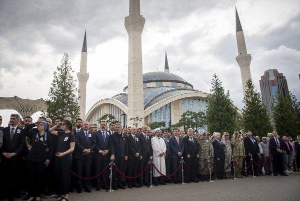 Erbil'de şehit edilen diplomat toprağa verildi