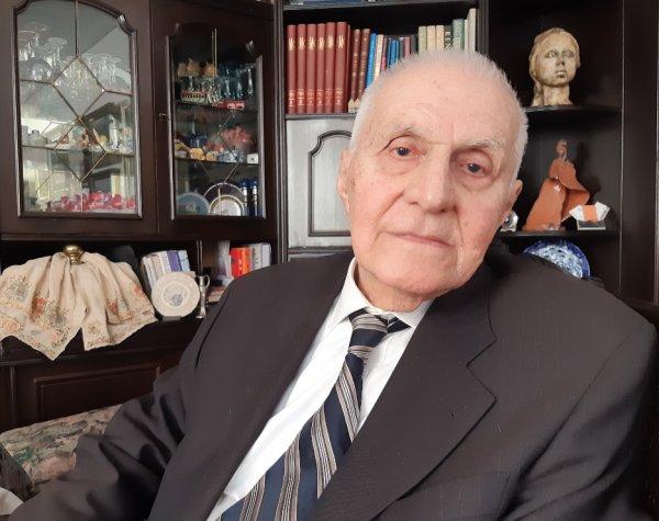 Psikiyatrinin Duayeni Prof. Dr. Özcan Köknel, ruhlara ayna tutuyor