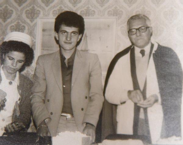 Psikiyatrinin Duayeni Prof. Dr. Özcan Köknel, ruhlara ayna tutuyor