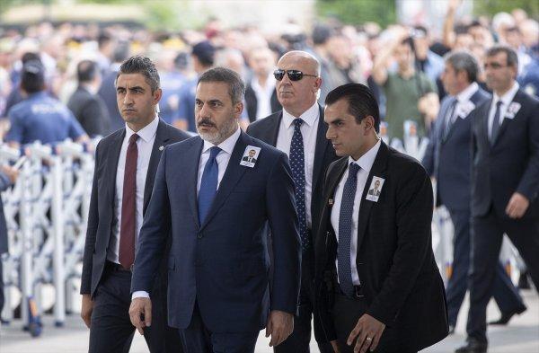 Erbil'de şehit edilen diplomat toprağa verildi