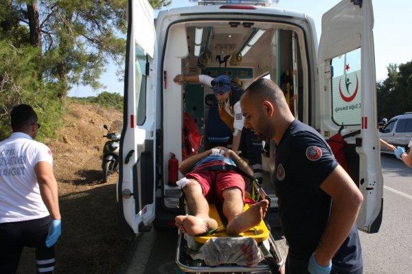 Antalya'da iki araç kafa kafaya çarpıştı: 2 yaralı