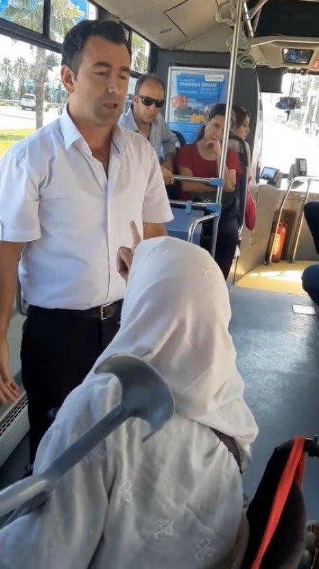 Antalya'da yaşlı teyzeyle otobüs şoförünün kavgası