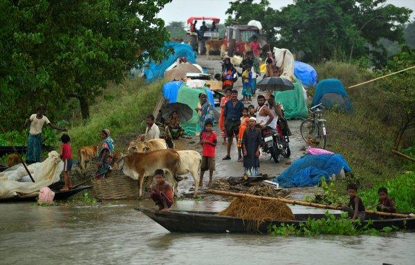 Hindistan'daki sellerde ölü sayısı 136'ya yükseldi