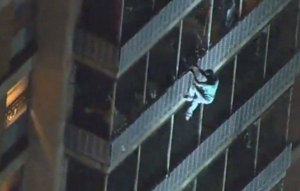 Yangından kurtulmak için 19 kat inen Amerikalı