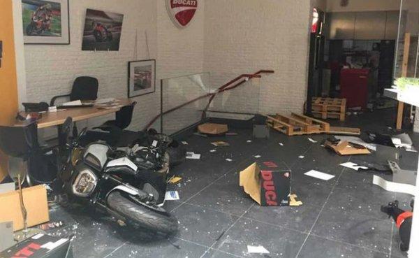 Cezayir-Senegal finali Fransız polisini alarma geçirdi