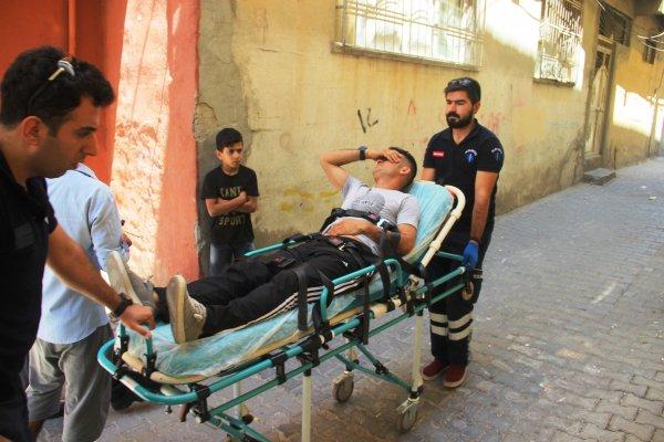 Şanlıurfa'da terk edildiği gerekçesiyle kendini bıçakladı