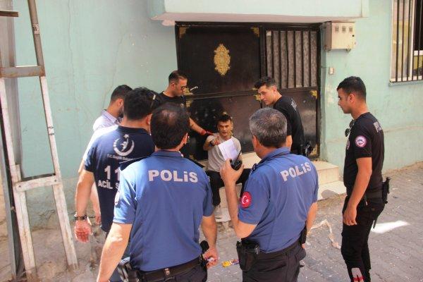 Şanlıurfa'da terk edildiği gerekçesiyle kendini bıçakladı