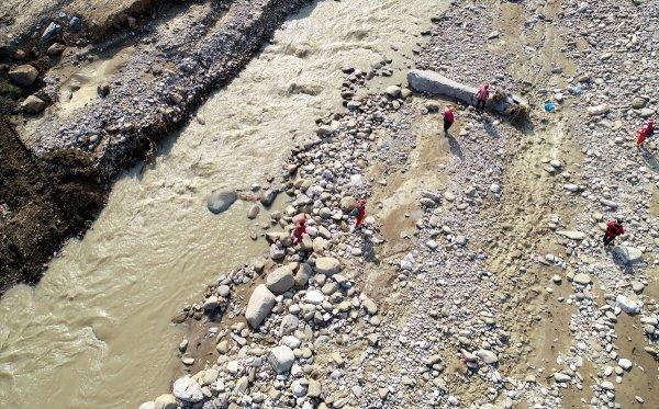 Düzce'deki selde 2 ölü 5 kayıp