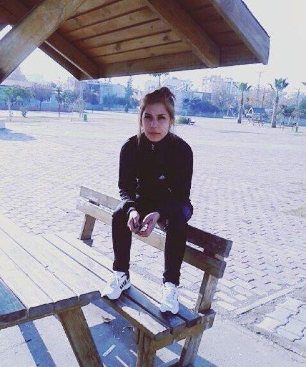 Adana'da 2 genç kıza silahlı saldırı