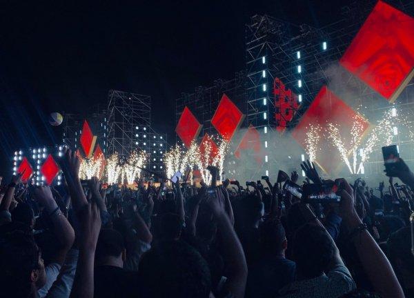 Mekke'nin yanı başında müzik festivali