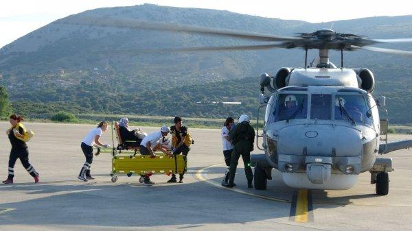 Gökçeada'daki hastaya askeri helikopter yetişti