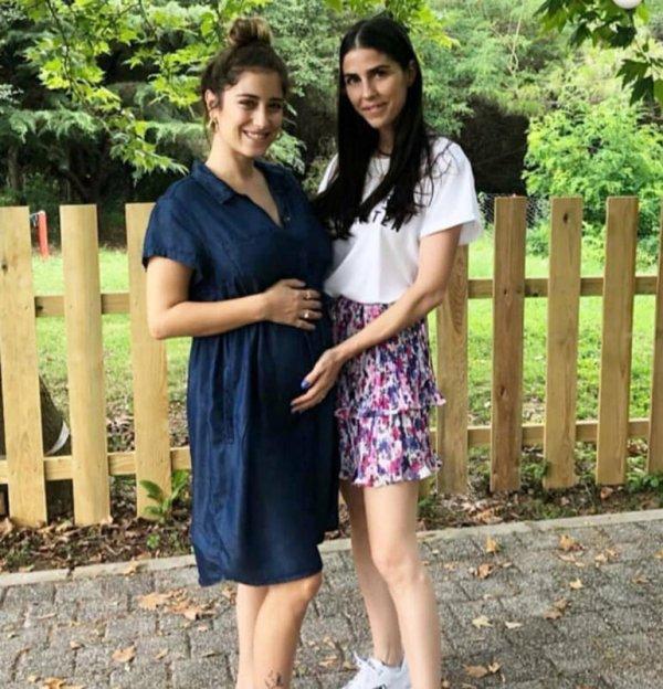 Hazal Kaya'dan 5'inci ay pozu