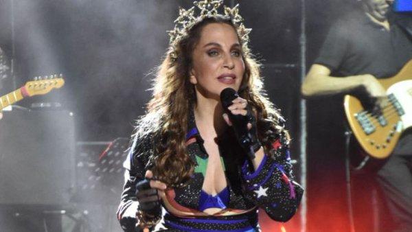 Sertab Erener annesine teşekkür etti