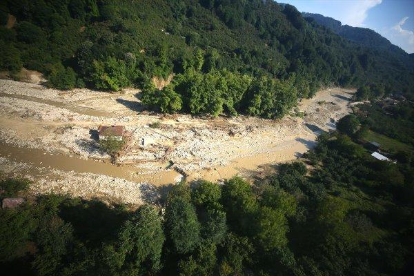 Düzce'deki felaket bölgesinde 66 bina boşaltılacak