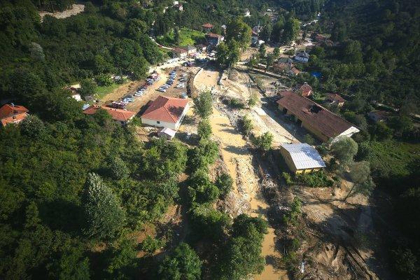 Düzce'deki felaket bölgesinde 66 bina boşaltılacak