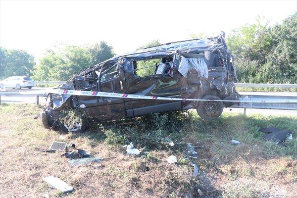 Bolu'da minibüs takla attı: 2 ölü, 10 yaralı