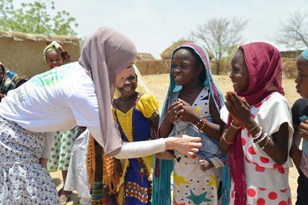Gamze Özçelik Kamerun'da