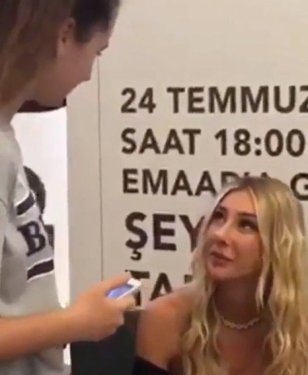 Şeyma Subaşı kitabı için imza gününde