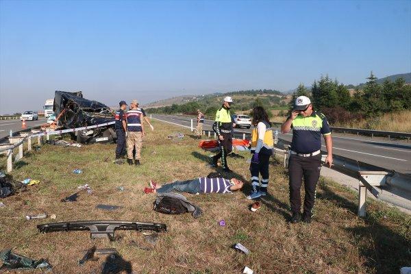 Bolu'da minibüs takla attı: 2 ölü, 10 yaralı