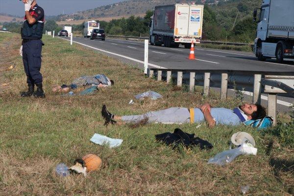 Bolu'da minibüs takla attı: 2 ölü, 10 yaralı
