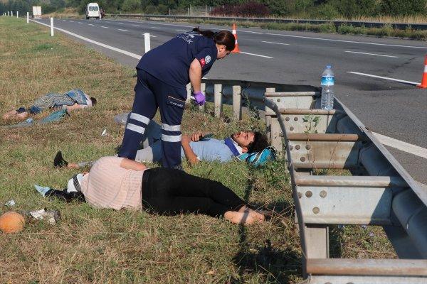 Bolu'da minibüs takla attı: 2 ölü, 10 yaralı