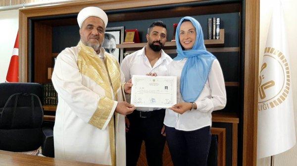 Ukraynalı kadın aşkı için Müslümanlığı seçti