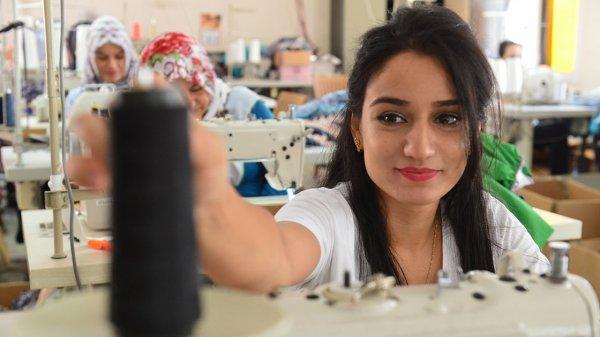 Engellilerden kimsesiz çocuklara bayramlık sürprizi