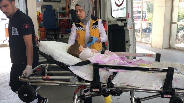 Tatilden dönen aile kaza yaptı, anne öldü