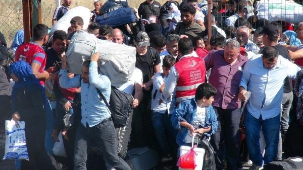 Suriyeliler sınır kapısında izdiham oluşturdu