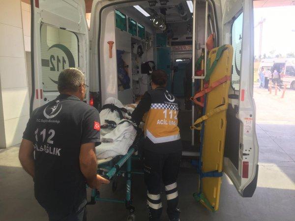 Tatilden dönen aile kaza yaptı, anne öldü