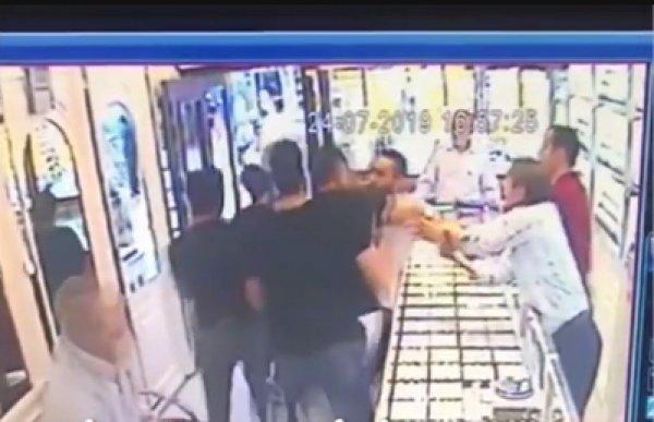 Ümraniye'de polisin kuyumcuya tepki çeken müdahalesi