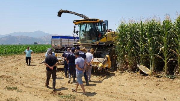 İzmir'de bir kişi bacaklarını biçerdövere kaptırdı