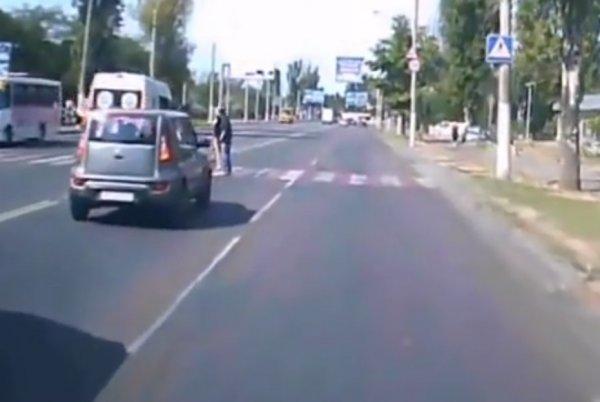 Ukrayna'da yaya geçidinde ambulans faciası