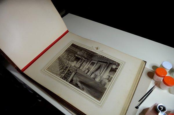 140 yıllık albüm Dolmabahçe Sarayı'nda restore ediliyor