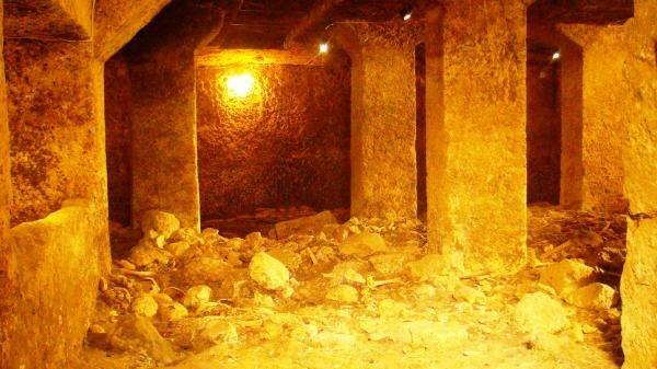 Mardin'deki toplu mezar ziyaretçilerini ağırlıyor