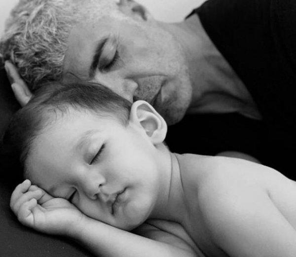 Özcan Deniz eski eşini yalnız bırakmıyor