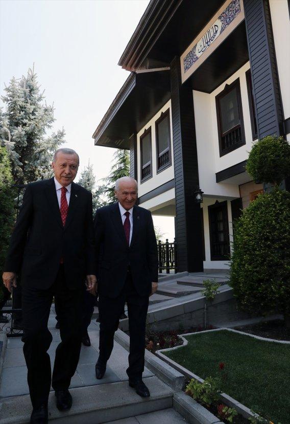 Cumhurbaşkanı, Devlet Bahçeli ile görüştü