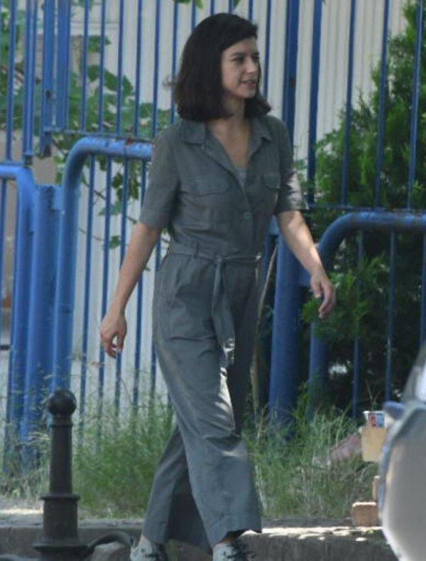 Beren Saat'in yıl dönümü sette geçti