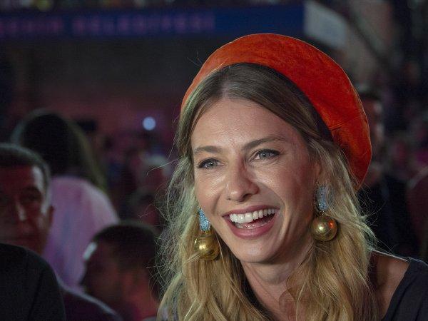 Tuba Ünsal eski aşkı Sandal'ı dinlemeye gitti